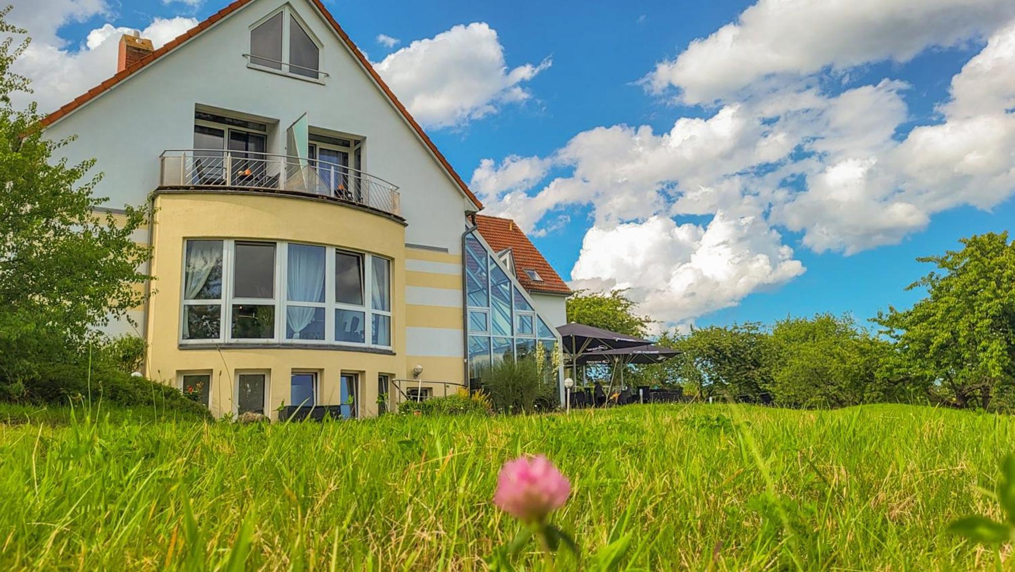 Inselhotel Kleiner Bodden Buschvitz Exteriör bild